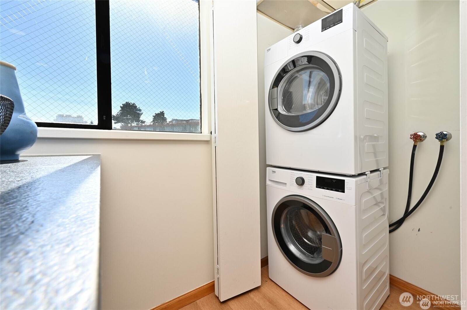 3710 25th Place W #405, Seattle, WA 98199