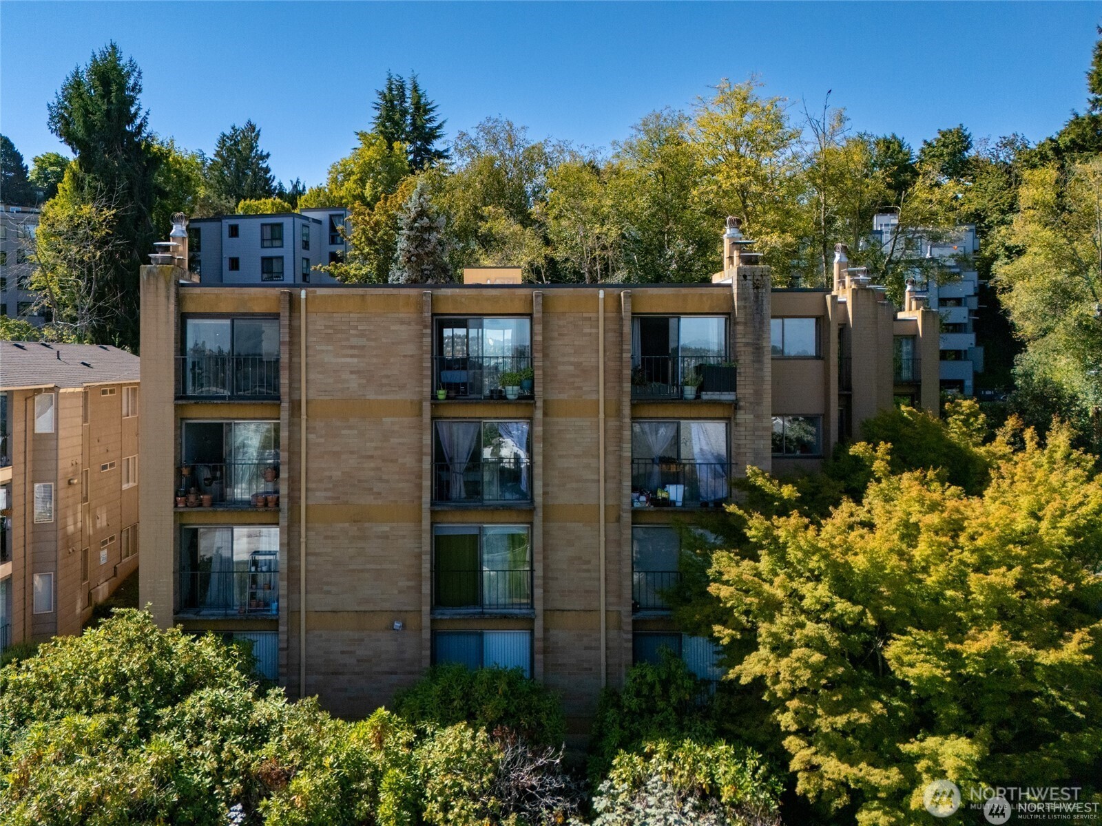 3710 25th Place W #405, Seattle, WA 98199