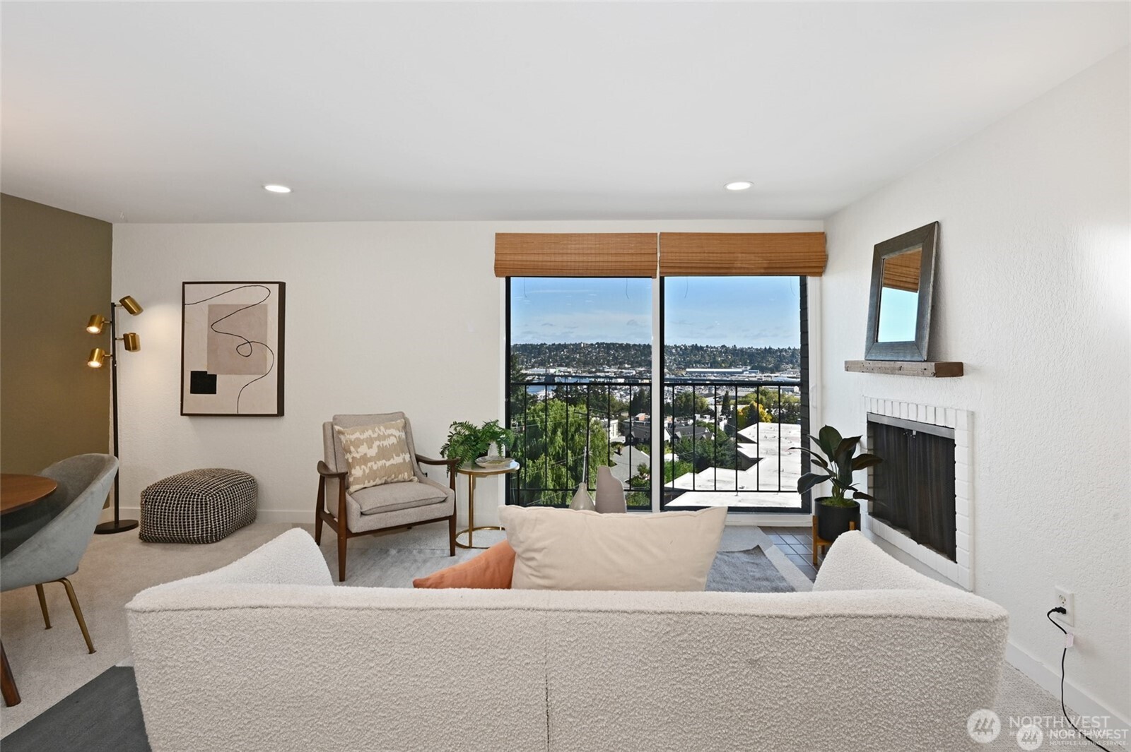 3710 25th Place W #405, Seattle, WA 98199