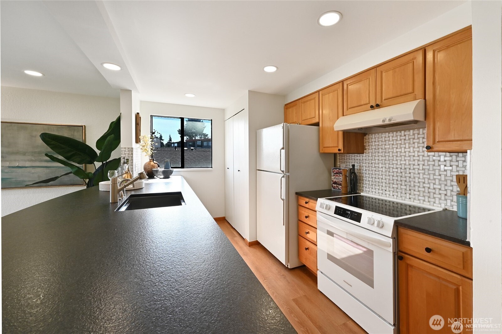 3710 25th Place W #405, Seattle, WA 98199