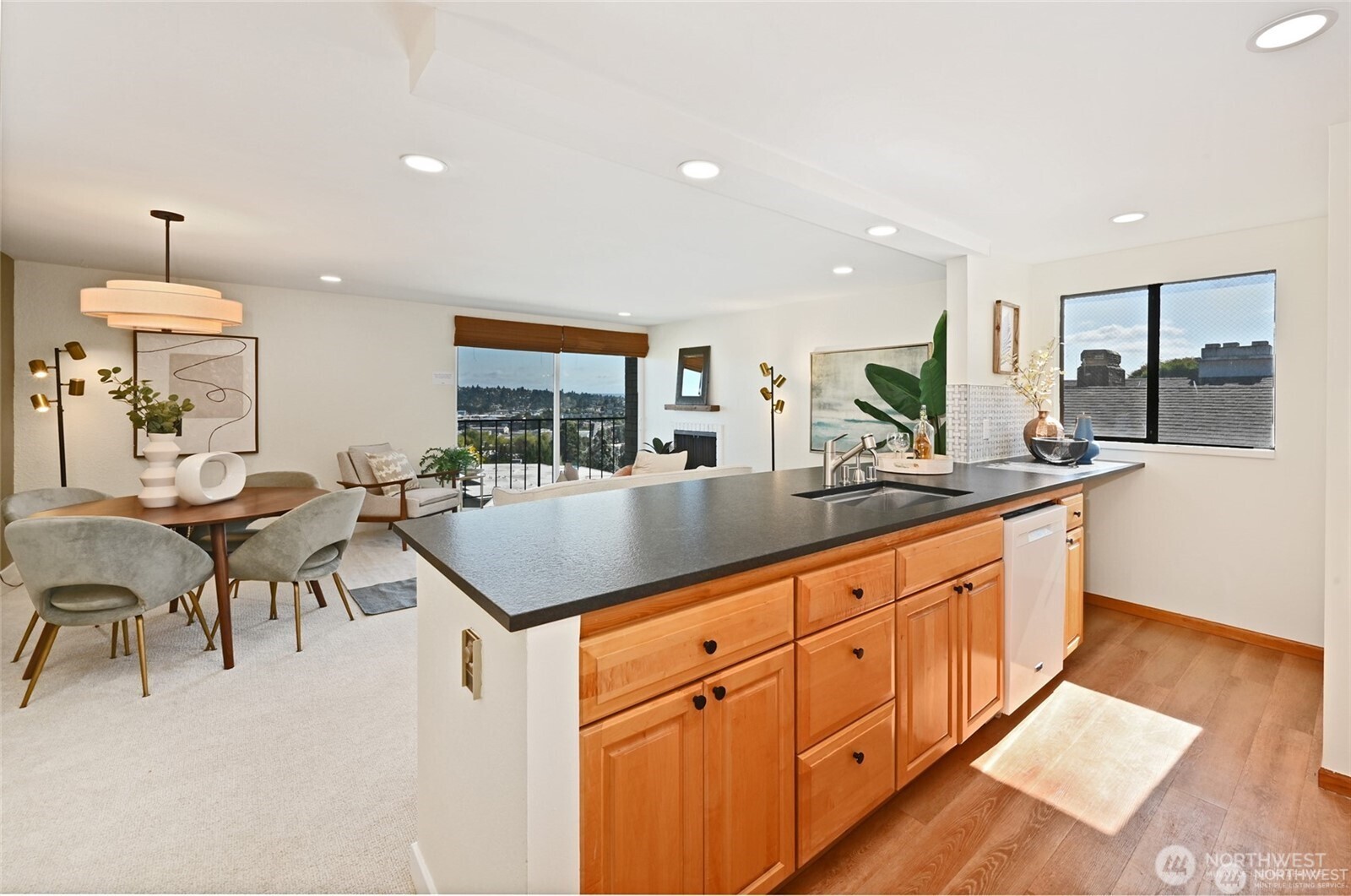 3710 25th Place W #405, Seattle, WA 98199