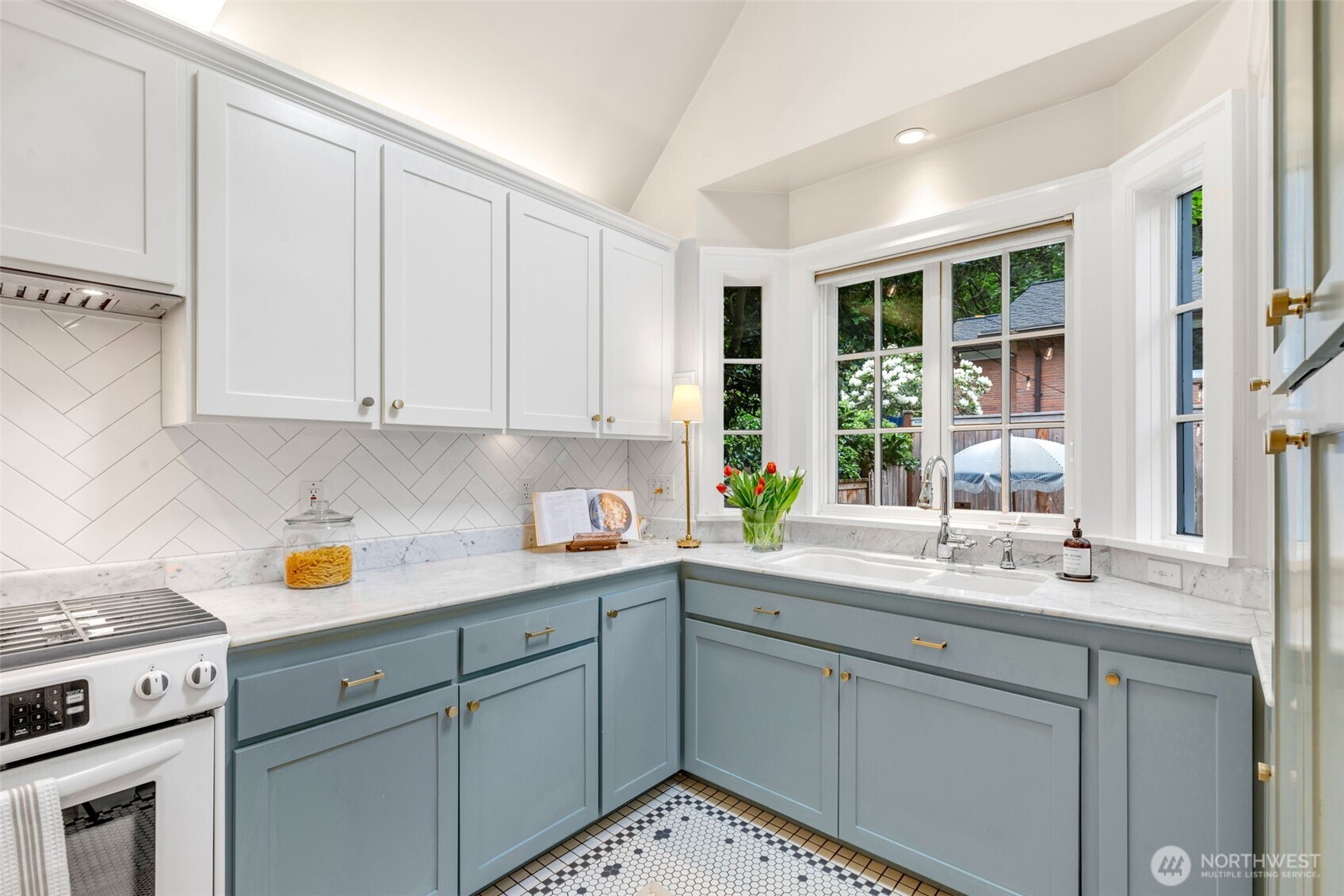 1945 Boyer Avenue E, Seattle, WA 98112