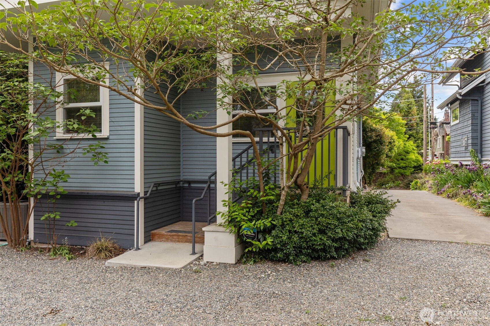 4510 Thackeray NE, Seattle, WA 98105