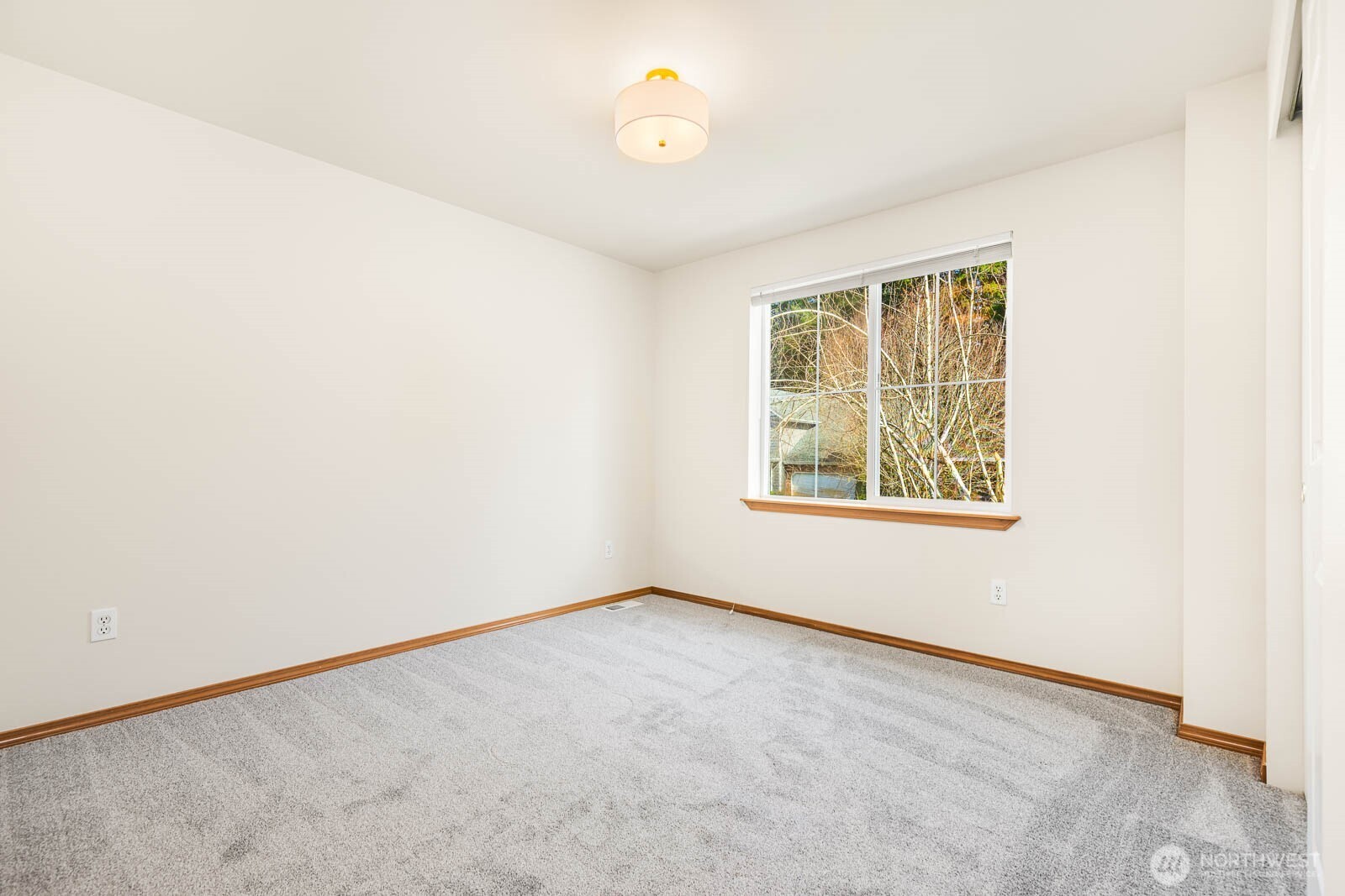 923 Sarah Ct NW , Olympia, WA 98502