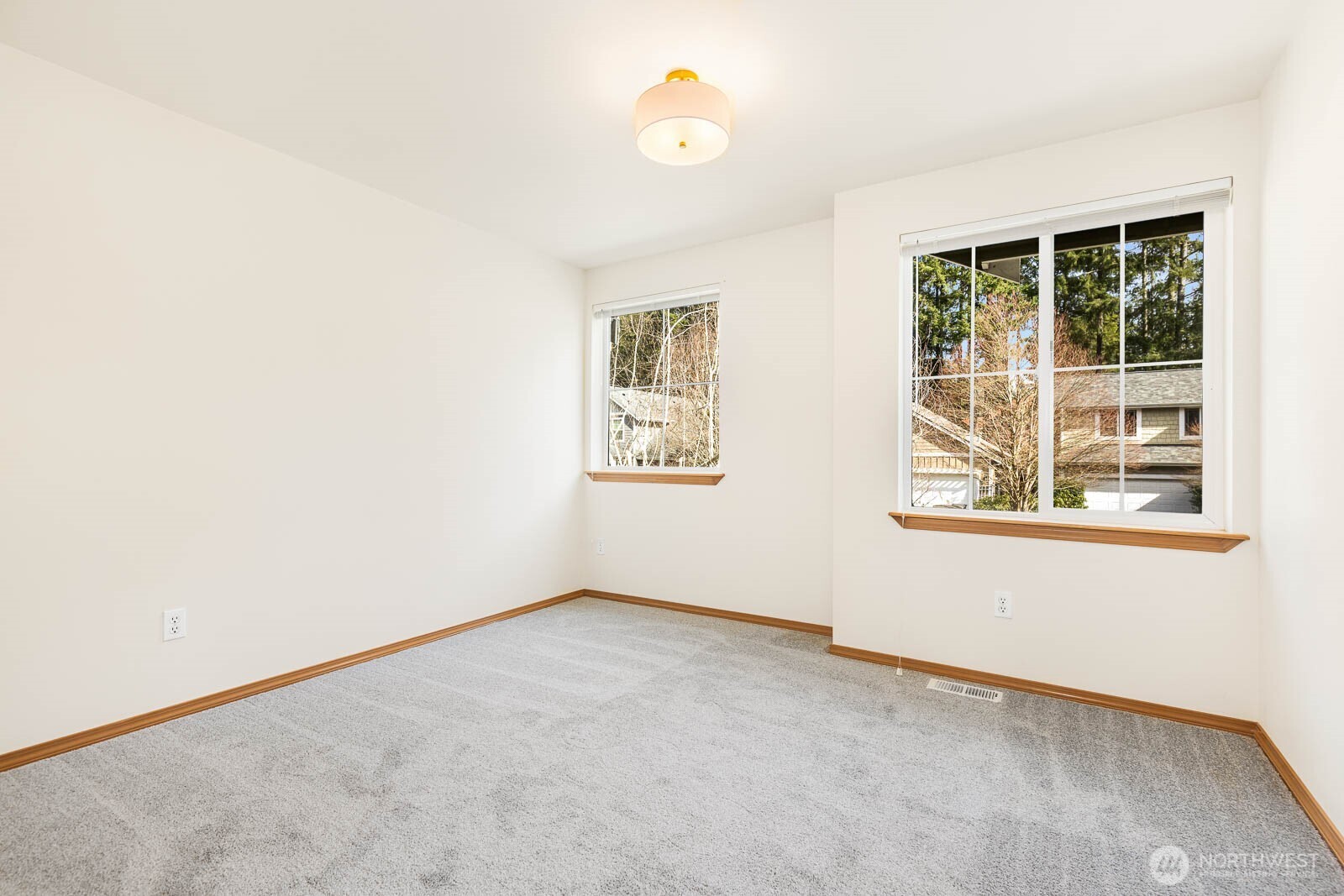 923 Sarah Ct NW , Olympia, WA 98502