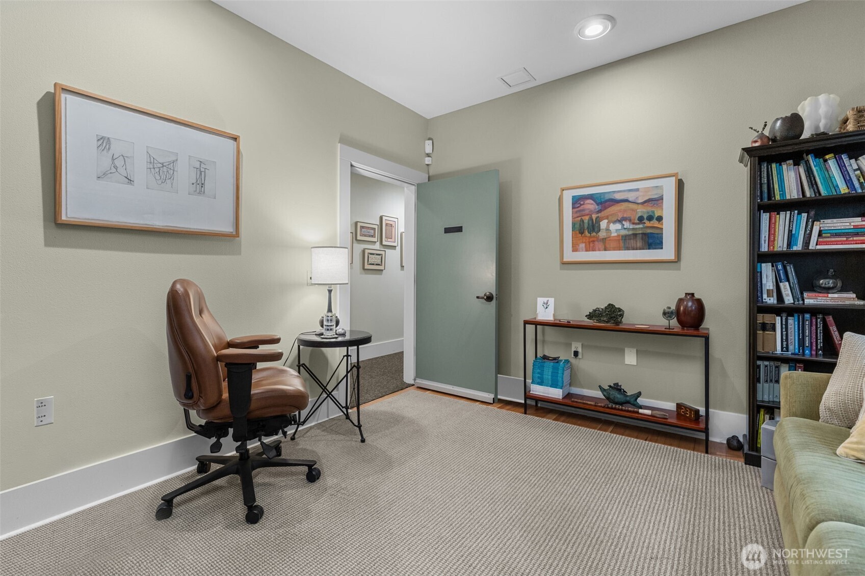 4510 Thackeray NE, Seattle, WA 98105