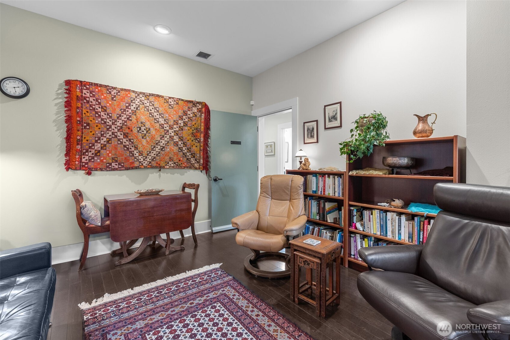 4510 Thackeray NE, Seattle, WA 98105