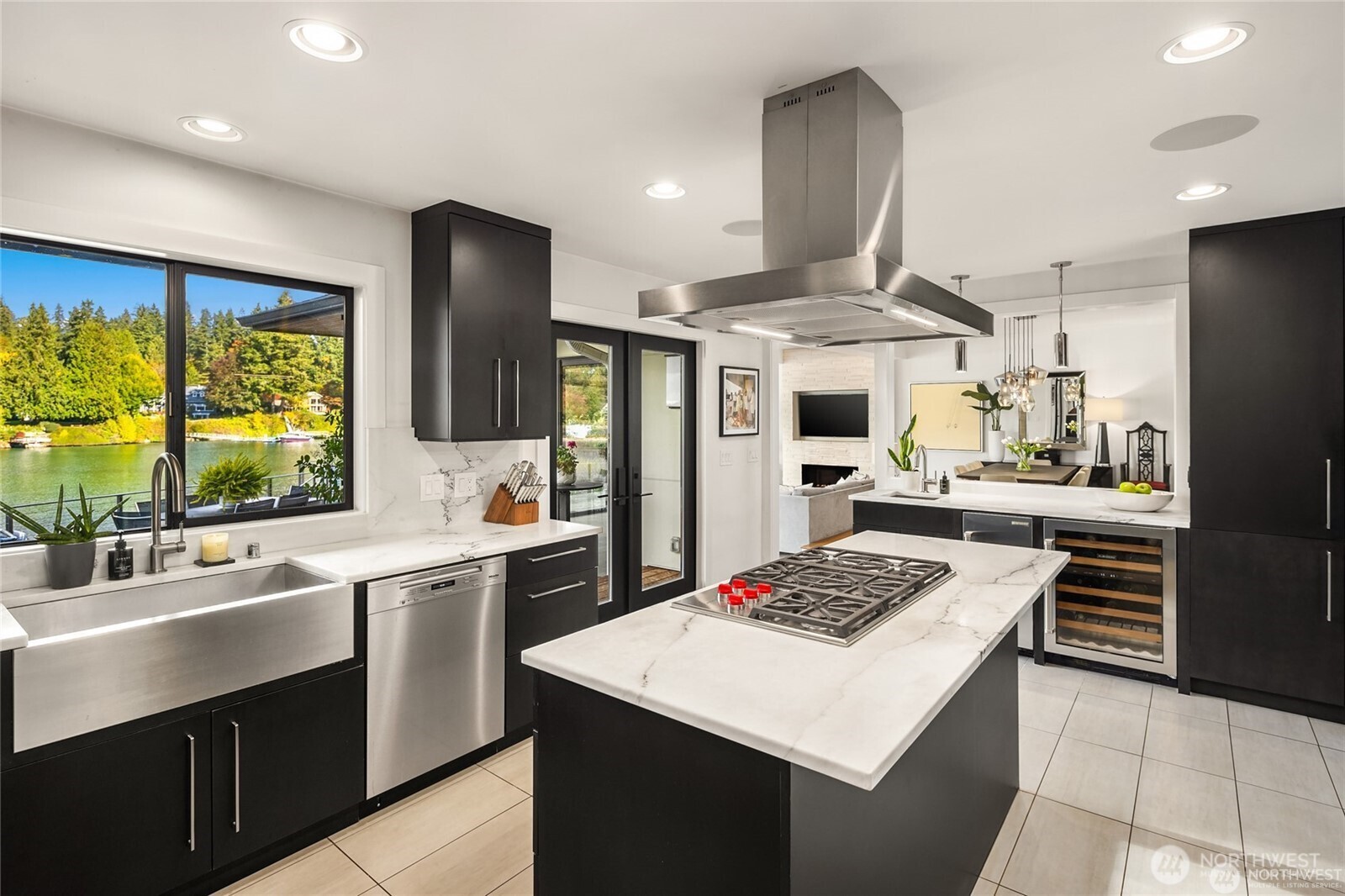 5482 Fletcher Landing NE, Bainbridge Island, WA 98110