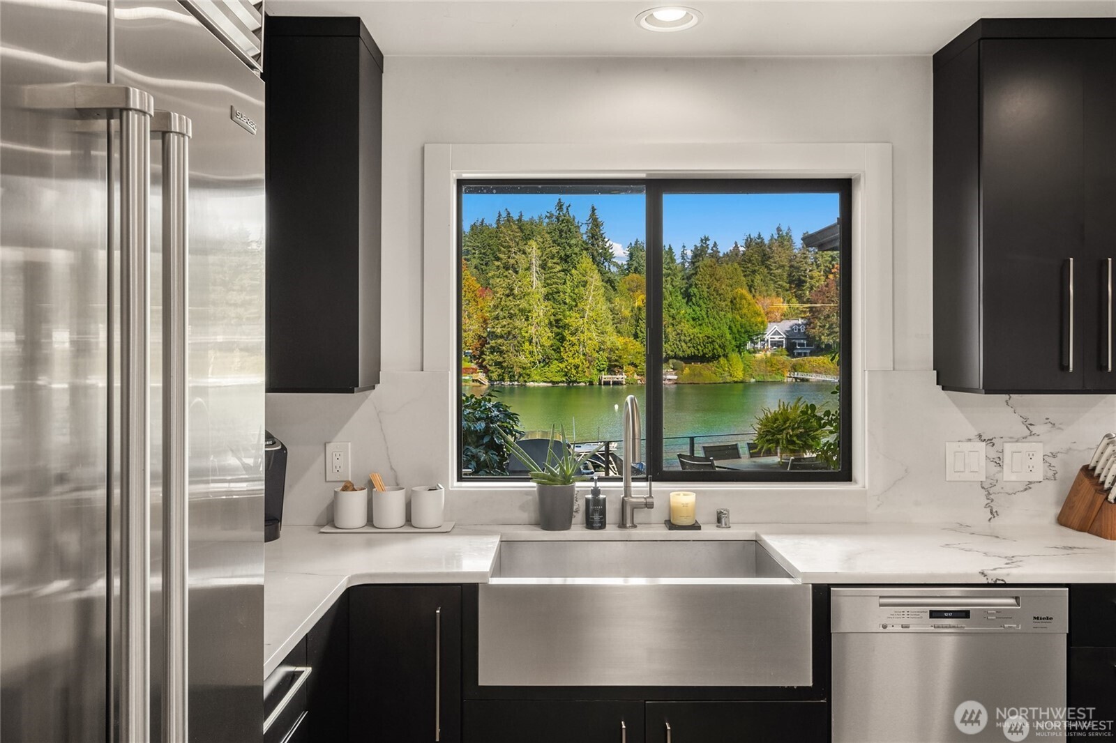 5482 Fletcher Landing NE, Bainbridge Island, WA 98110