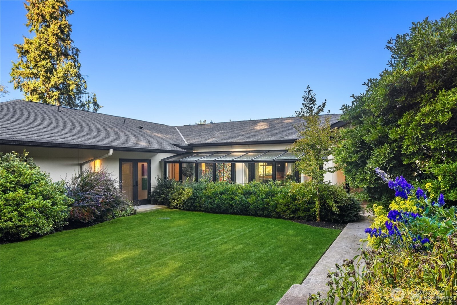 5482 Fletcher Landing NE, Bainbridge Island, WA 98110