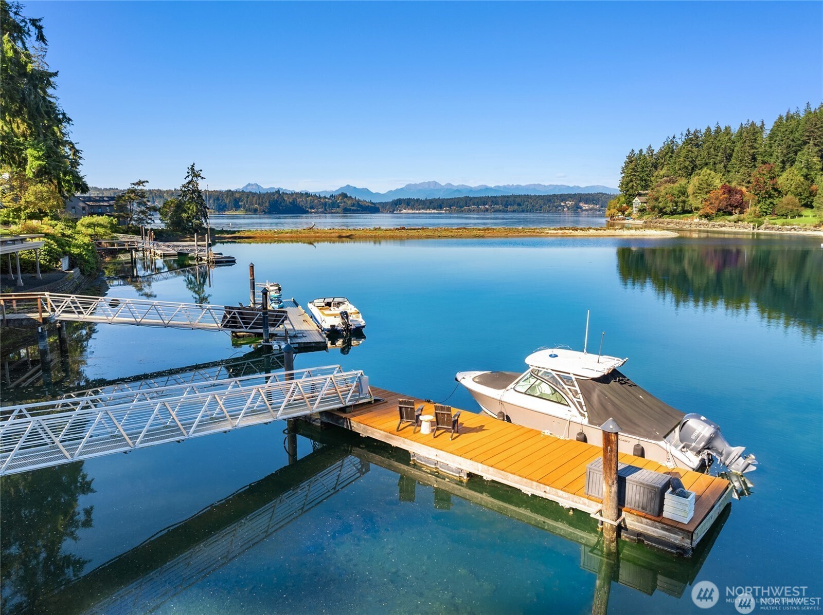 5482 Fletcher Landing NE, Bainbridge Island, WA 98110