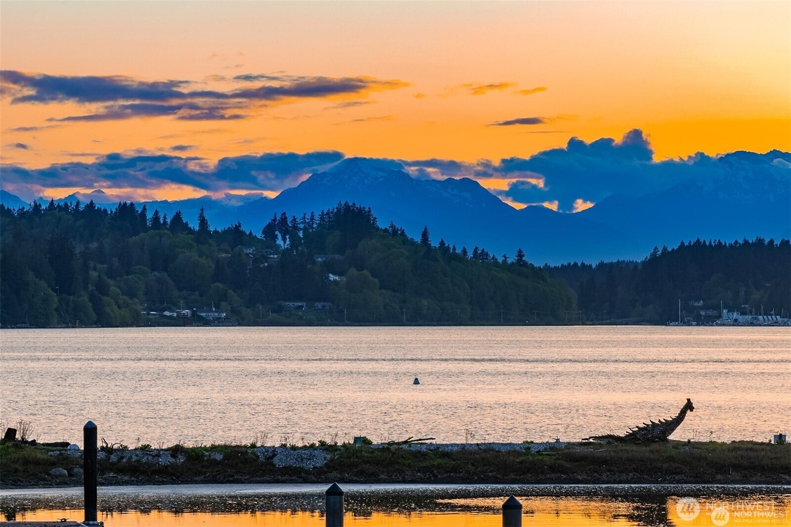 5482 Fletcher Landing NE, Bainbridge Island, WA 98110