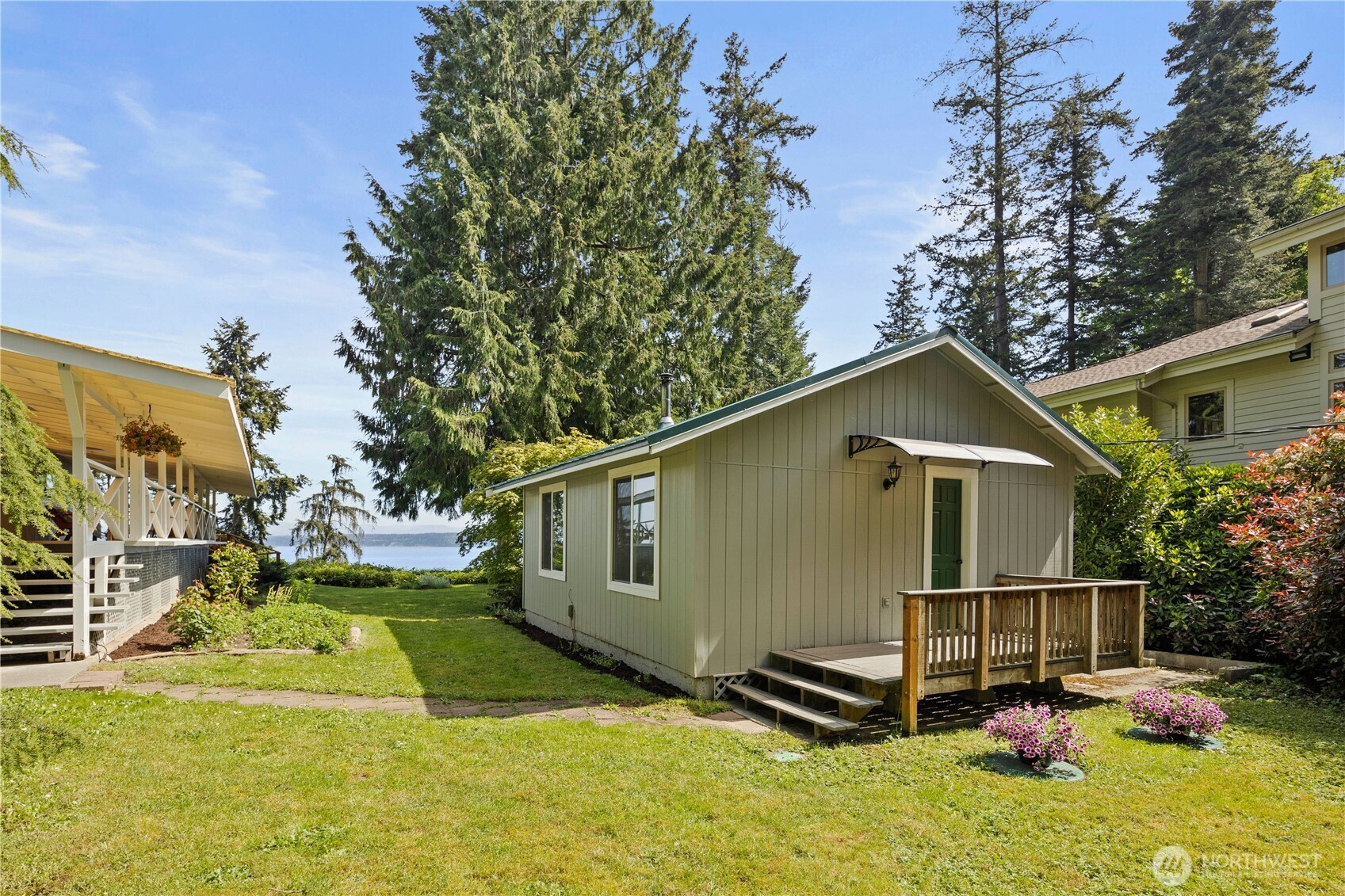 2659 S East Camano Drive , Camano Island, WA 98282