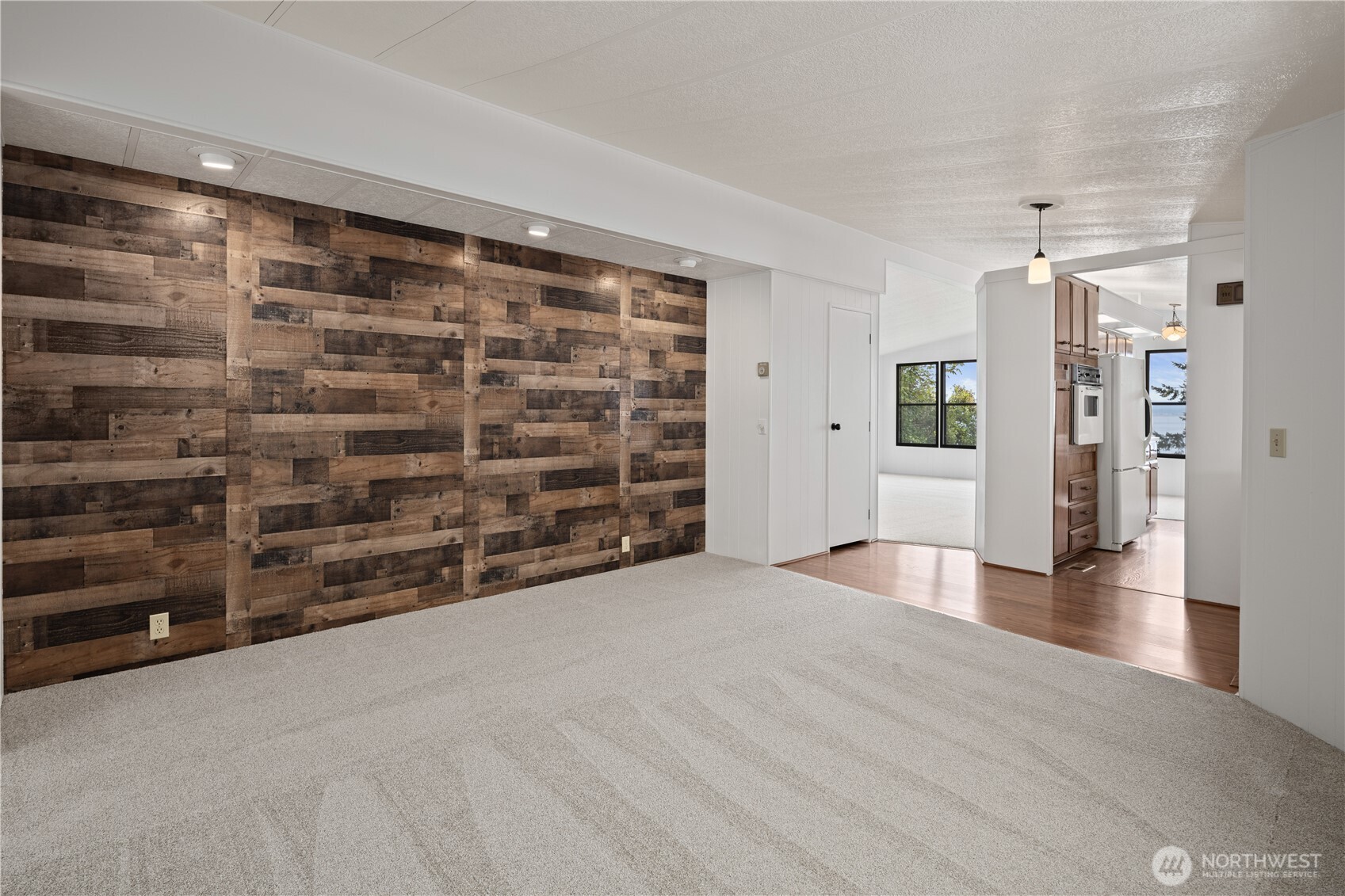 2659 S East Camano Drive , Camano Island, WA 98282