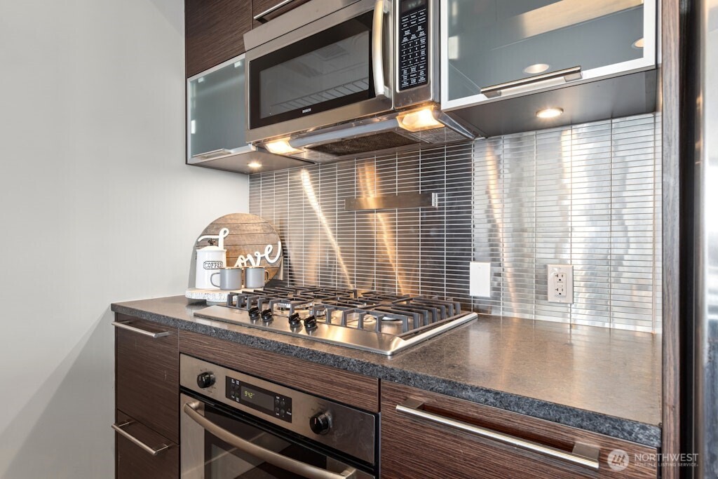 820 Blanchard Street #1501, Seattle, WA 98121