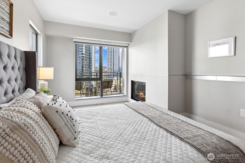 820 Blanchard Street #1501, Seattle, WA 98121