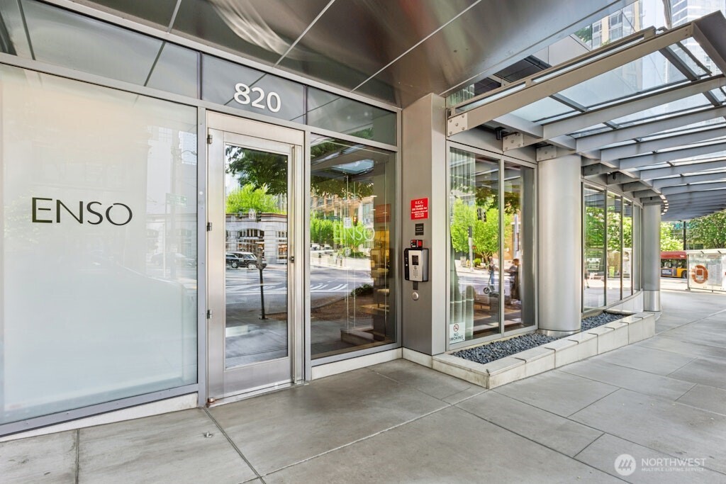 820 Blanchard Street #1501, Seattle, WA 98121