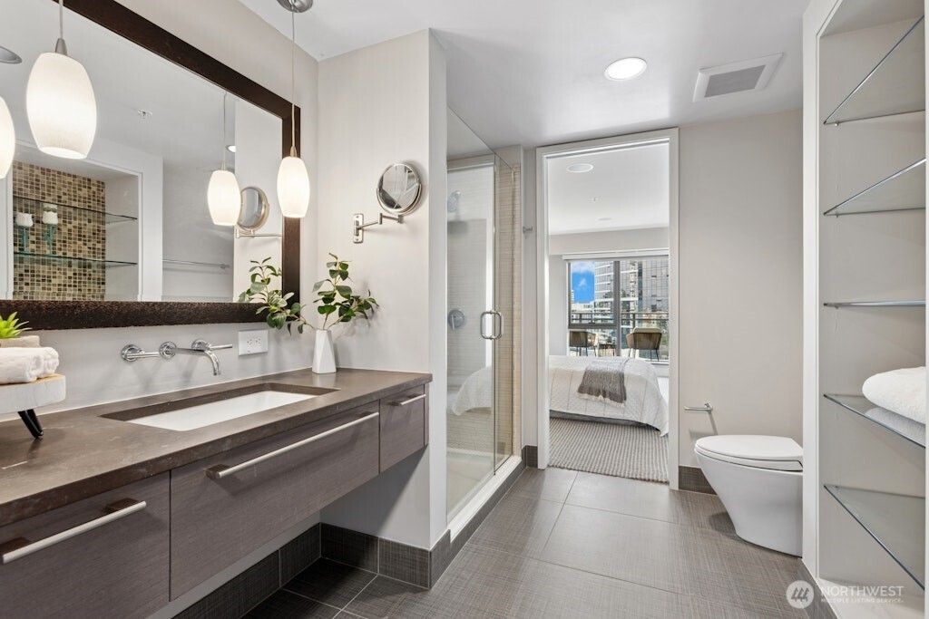 820 Blanchard Street #1501, Seattle, WA 98121