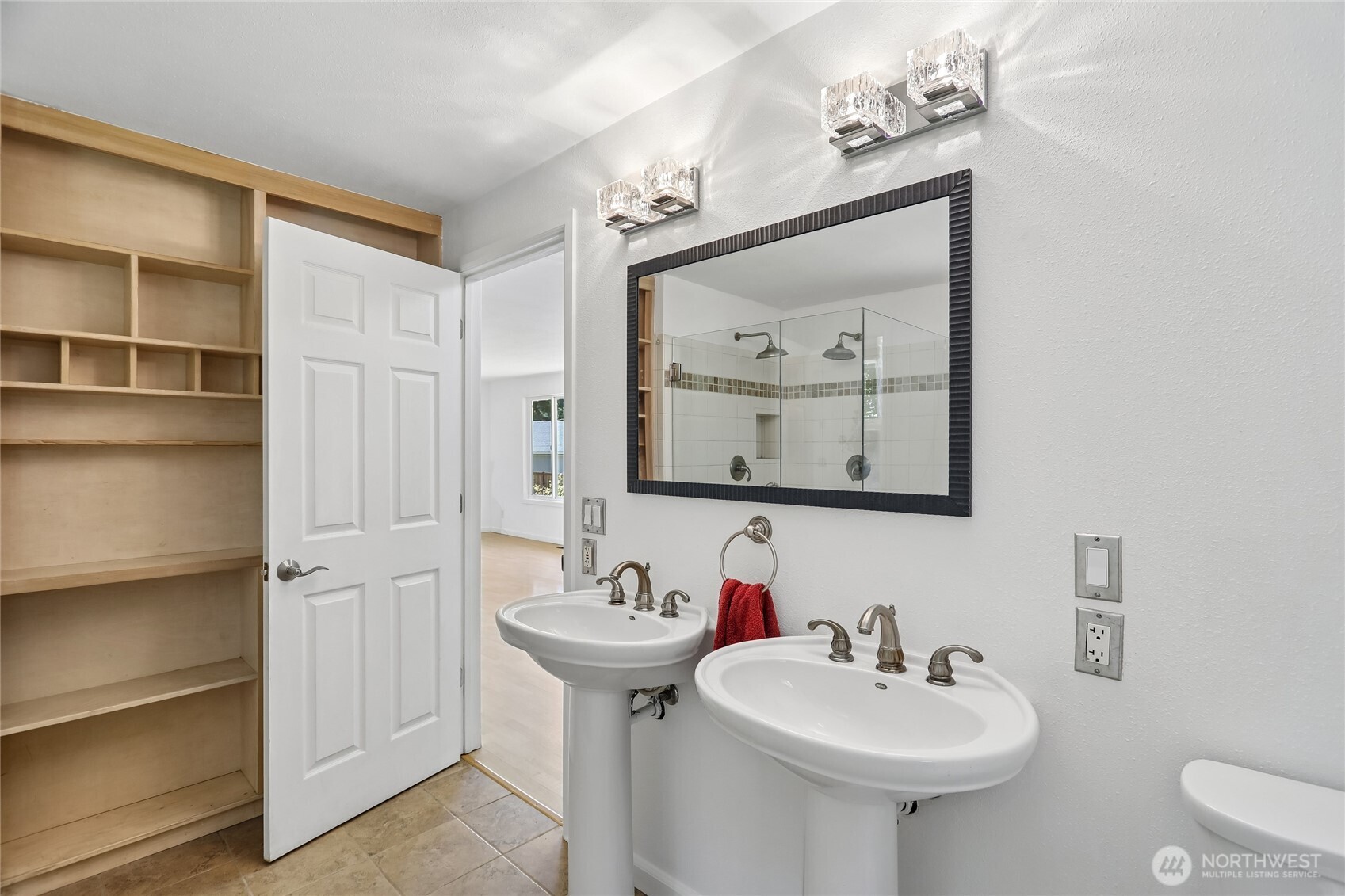 28601 SE 225th Street , Maple Valley, WA 98038
