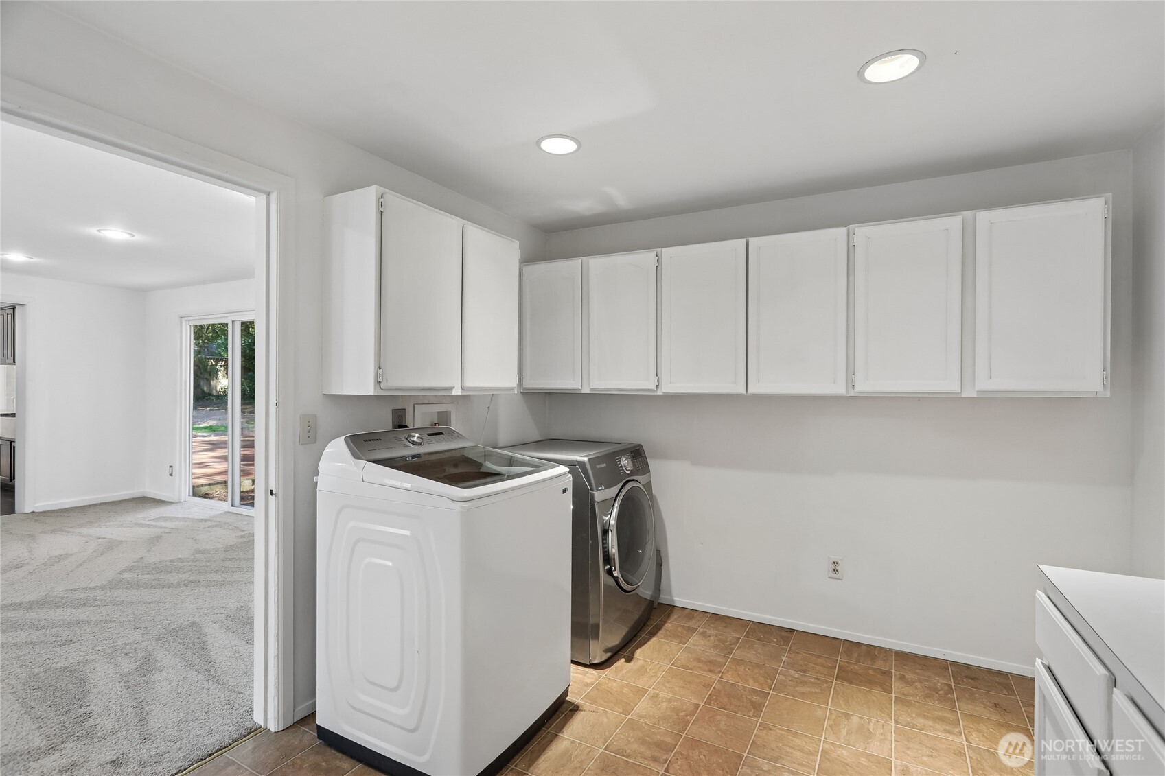 28601 SE 225th Street , Maple Valley, WA 98038