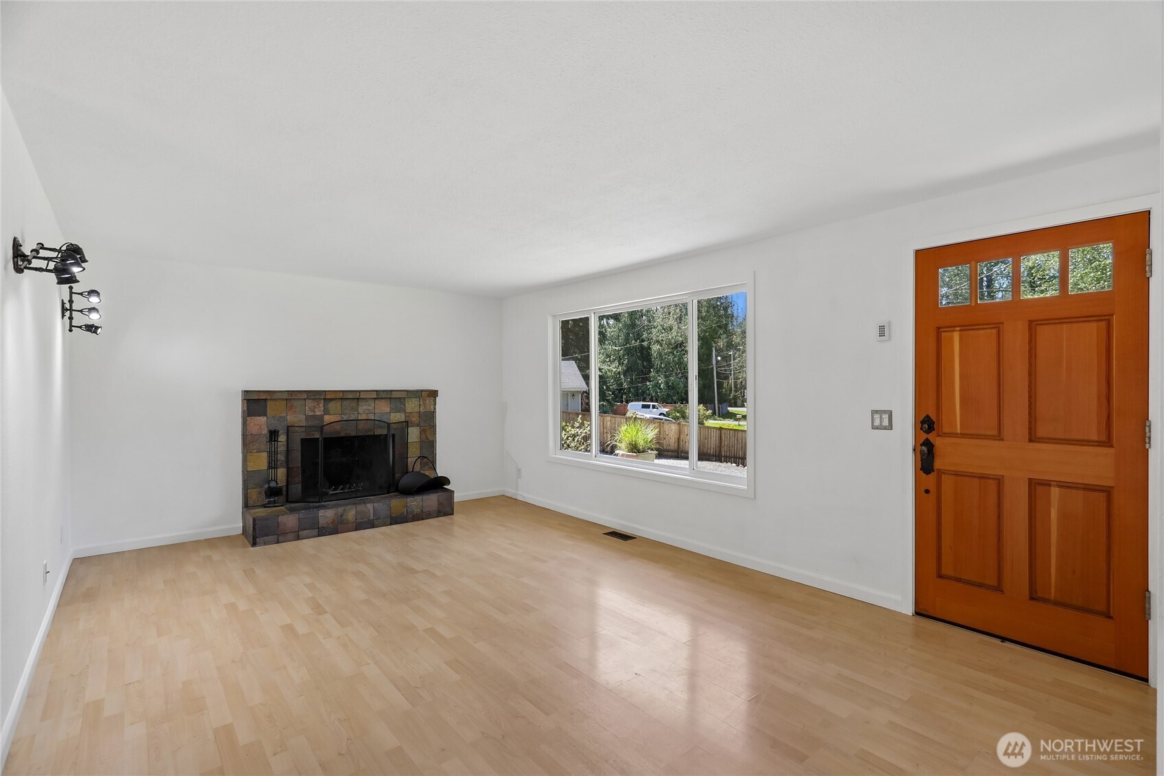 28601 SE 225th Street , Maple Valley, WA 98038