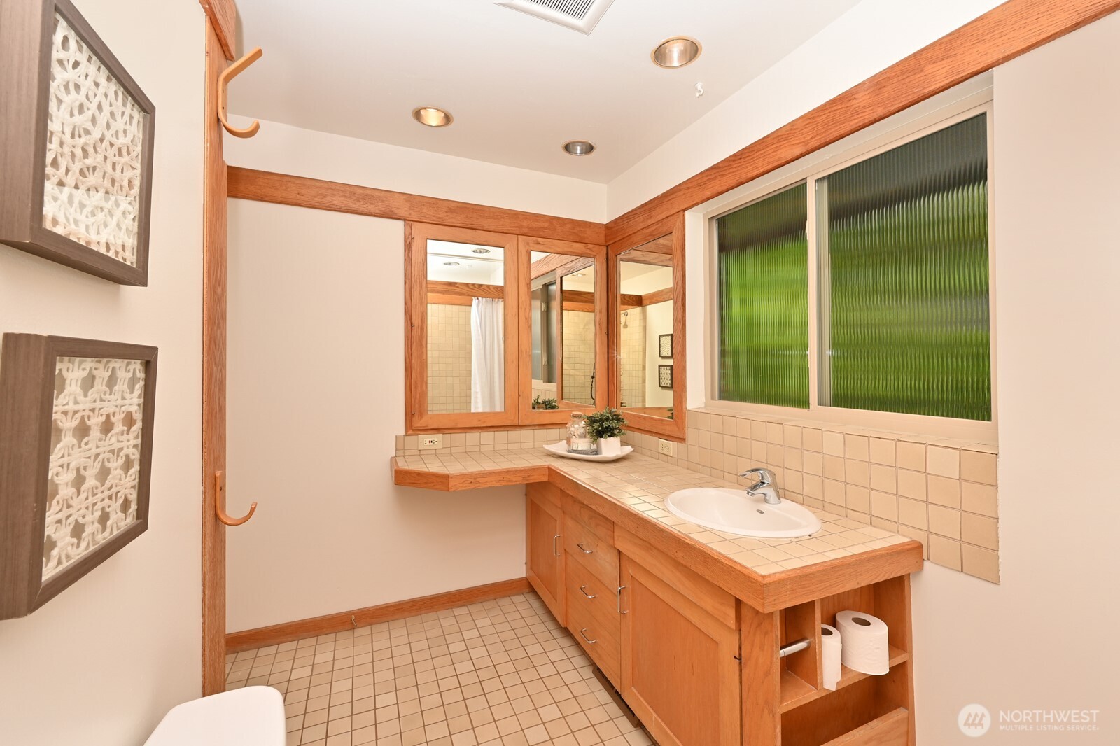2624 NE 82nd Street , Seattle, WA 98115