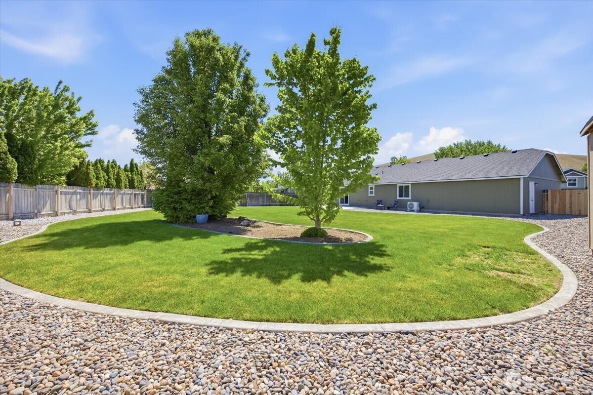 5126 Monica Street , West Richland, WA 99353