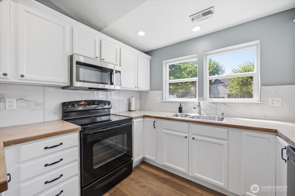 5126 Monica Street , West Richland, WA 99353