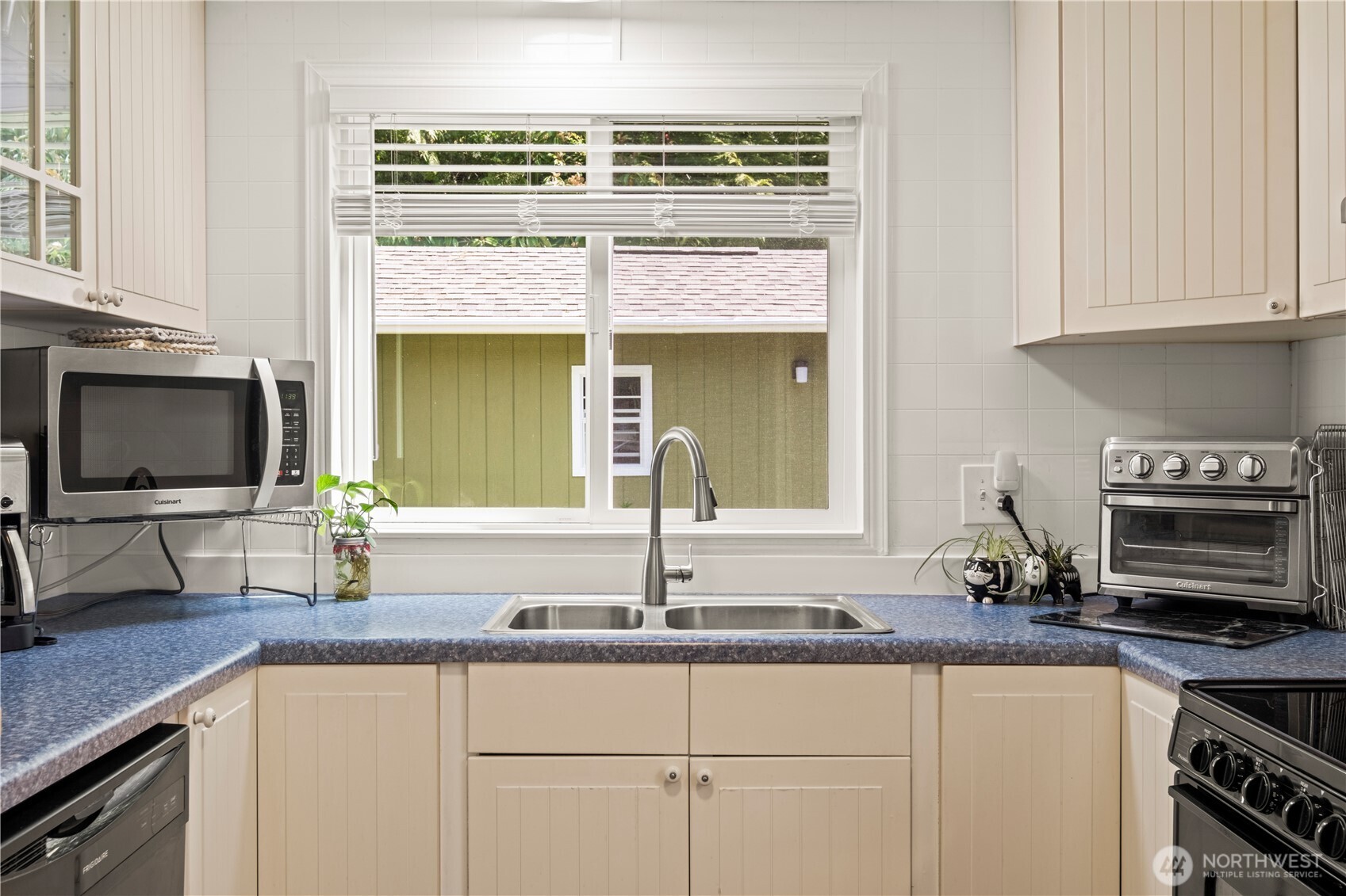 9500 315th Avenue SE #15, Issaquah, WA 98027-9802