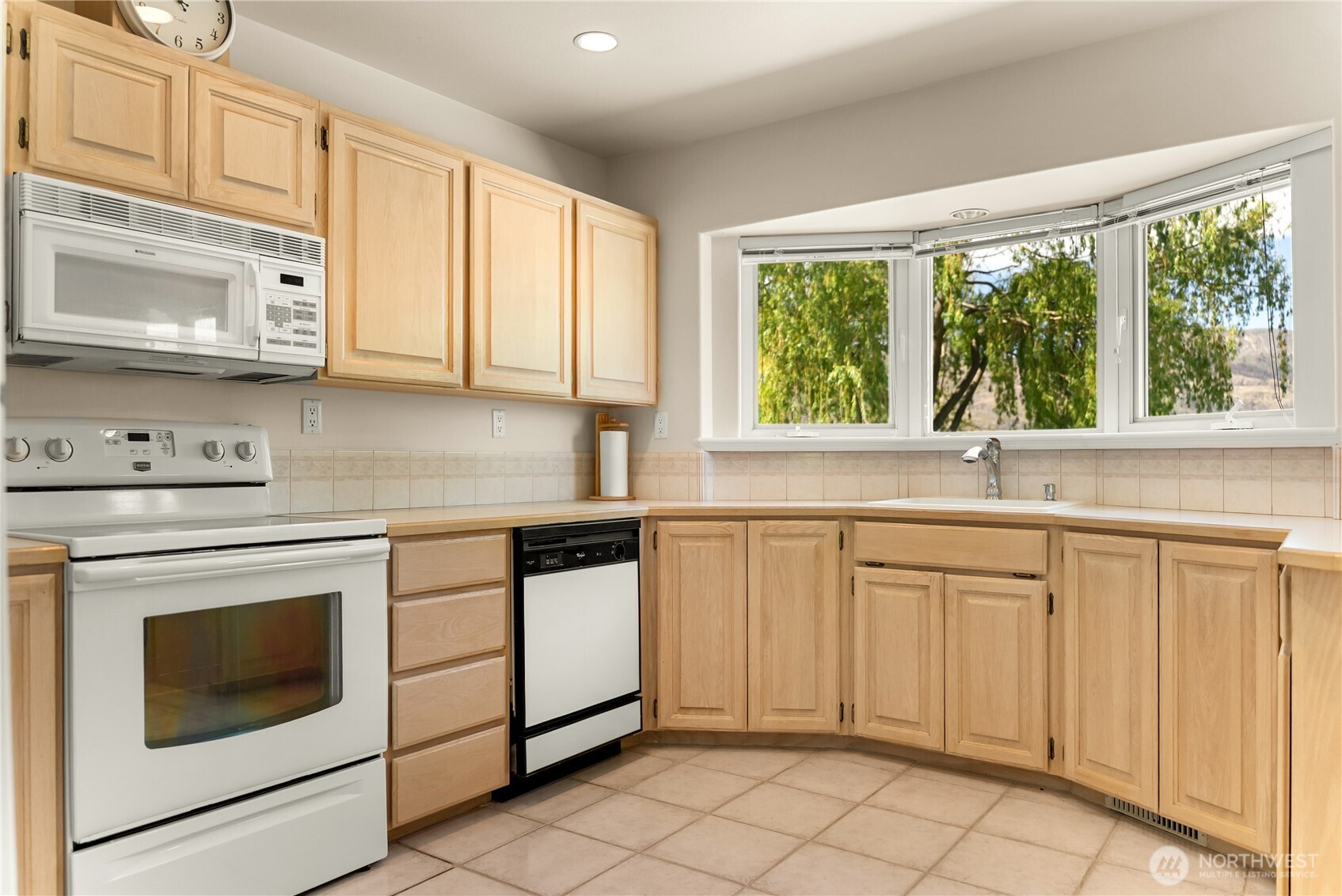 428 Eastlake Road , Oroville, WA 98844
