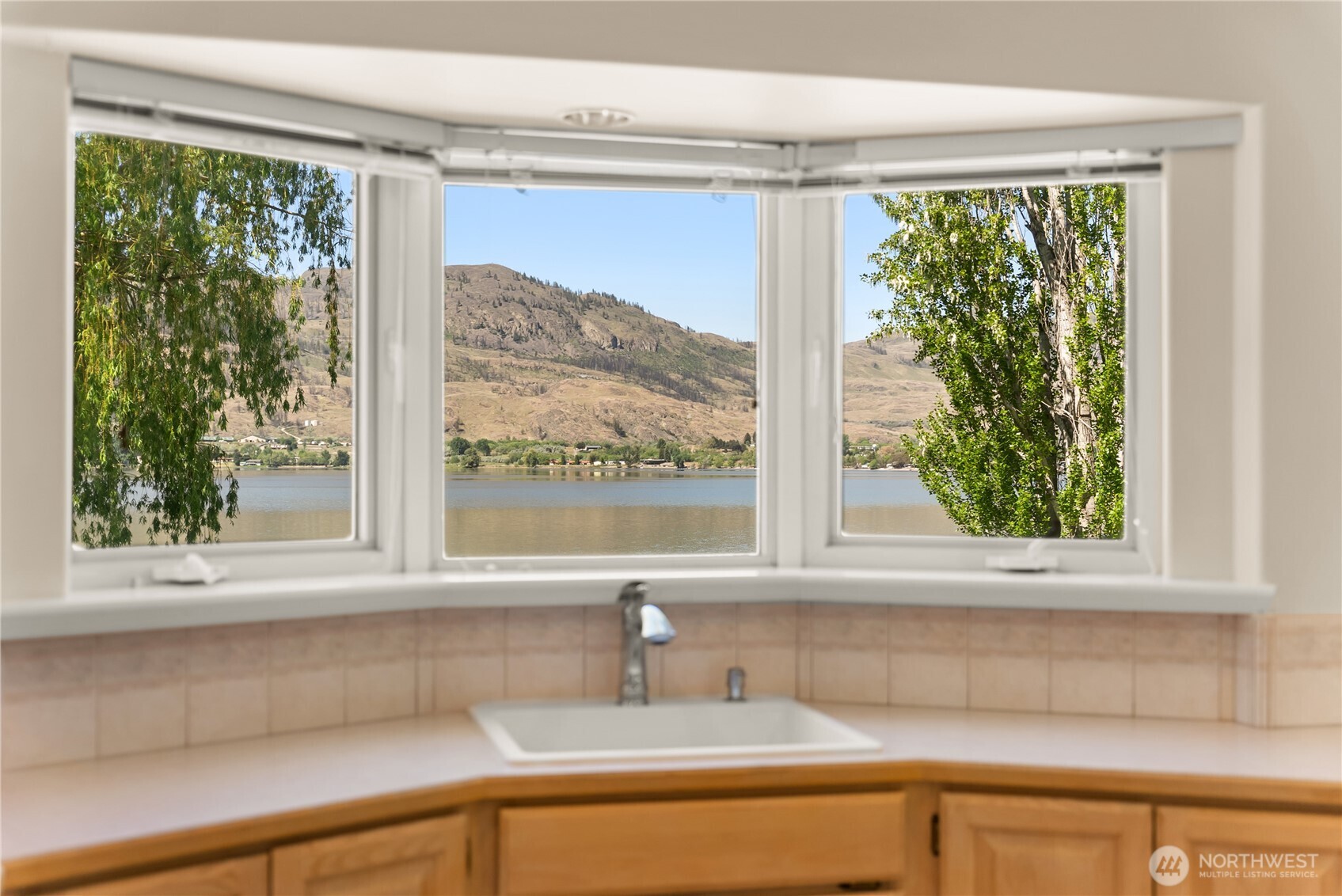 428 Eastlake Road , Oroville, WA 98844