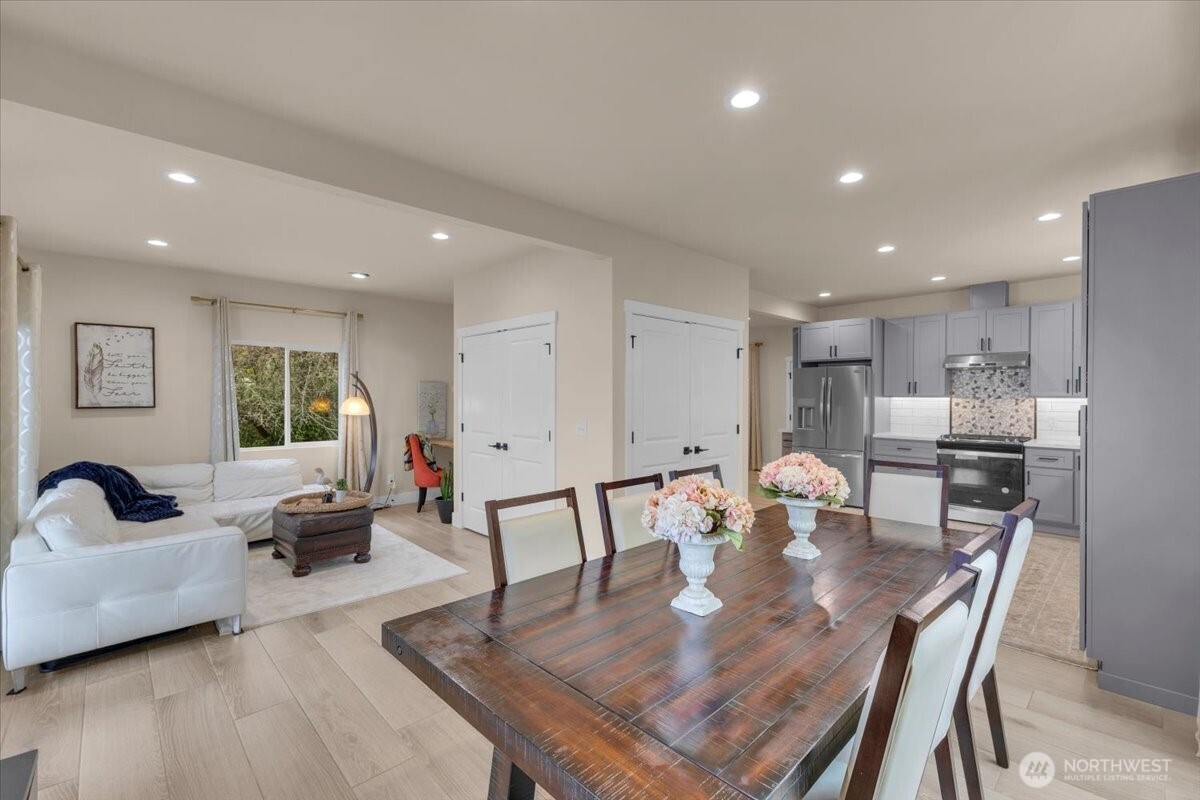 1273 Beach Drive E, Port Orchard, WA 98366