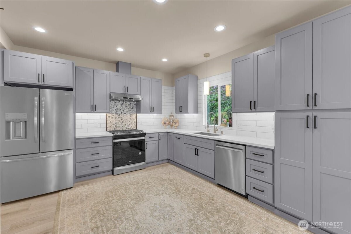 1273 Beach Drive E, Port Orchard, WA 98366