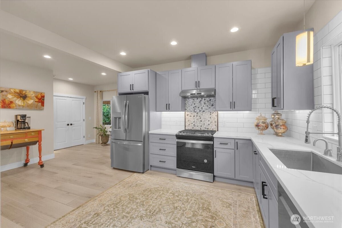 1273 Beach Drive E, Port Orchard, WA 98366