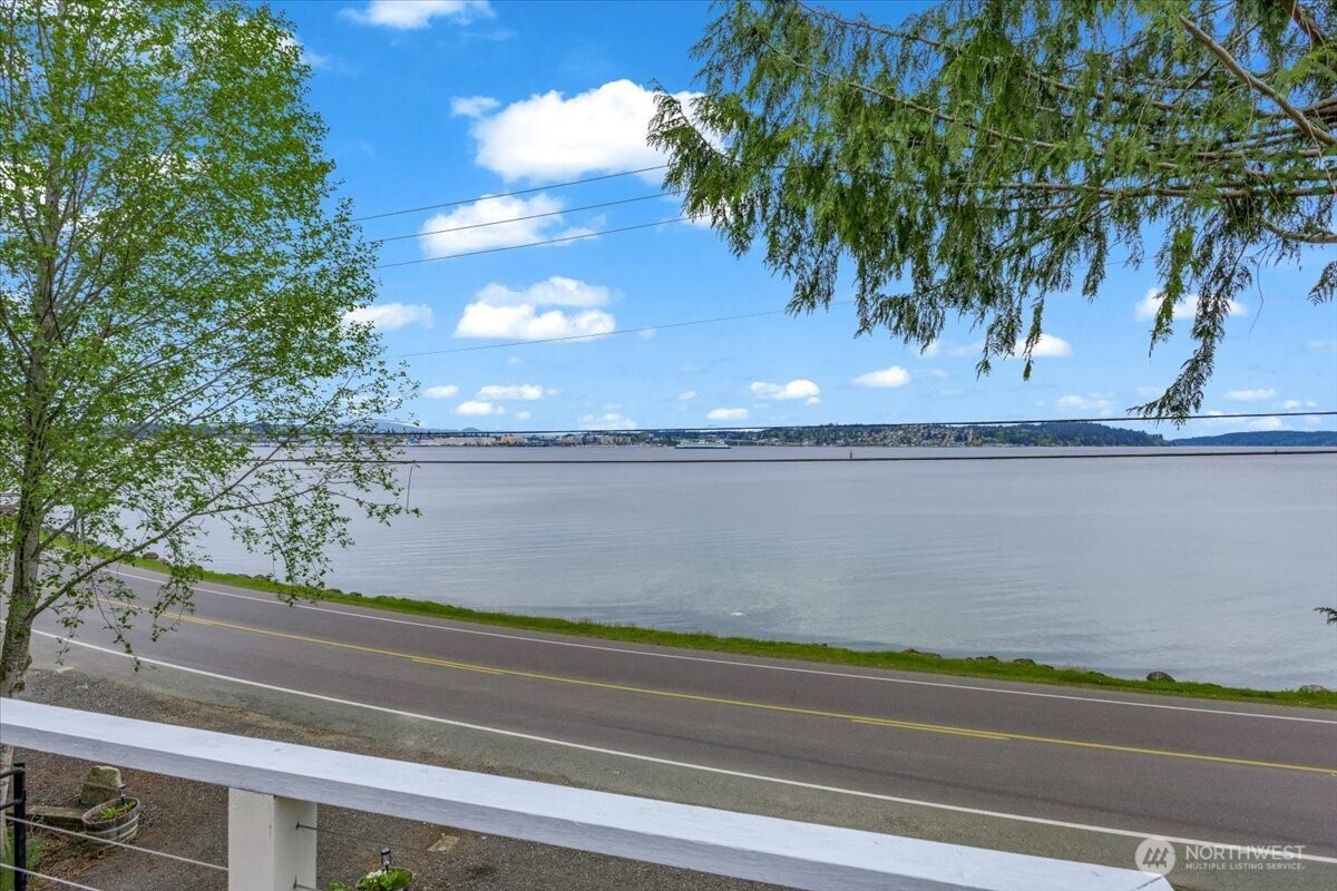 1273 Beach Drive E, Port Orchard, WA 98366