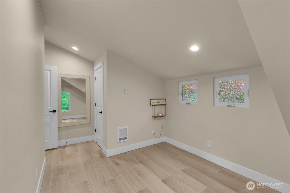 1273 Beach Drive E, Port Orchard, WA 98366