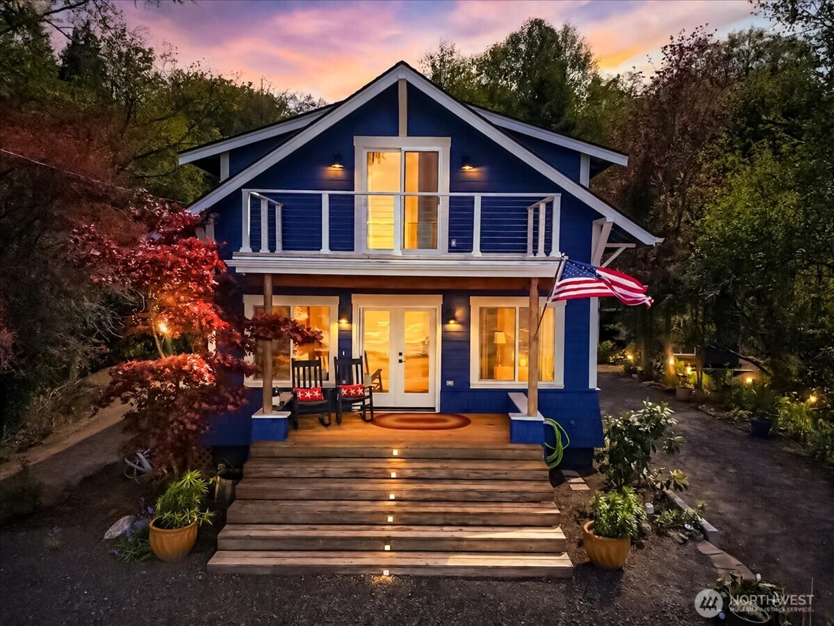 1273 Beach Drive E, Port Orchard, WA 98366