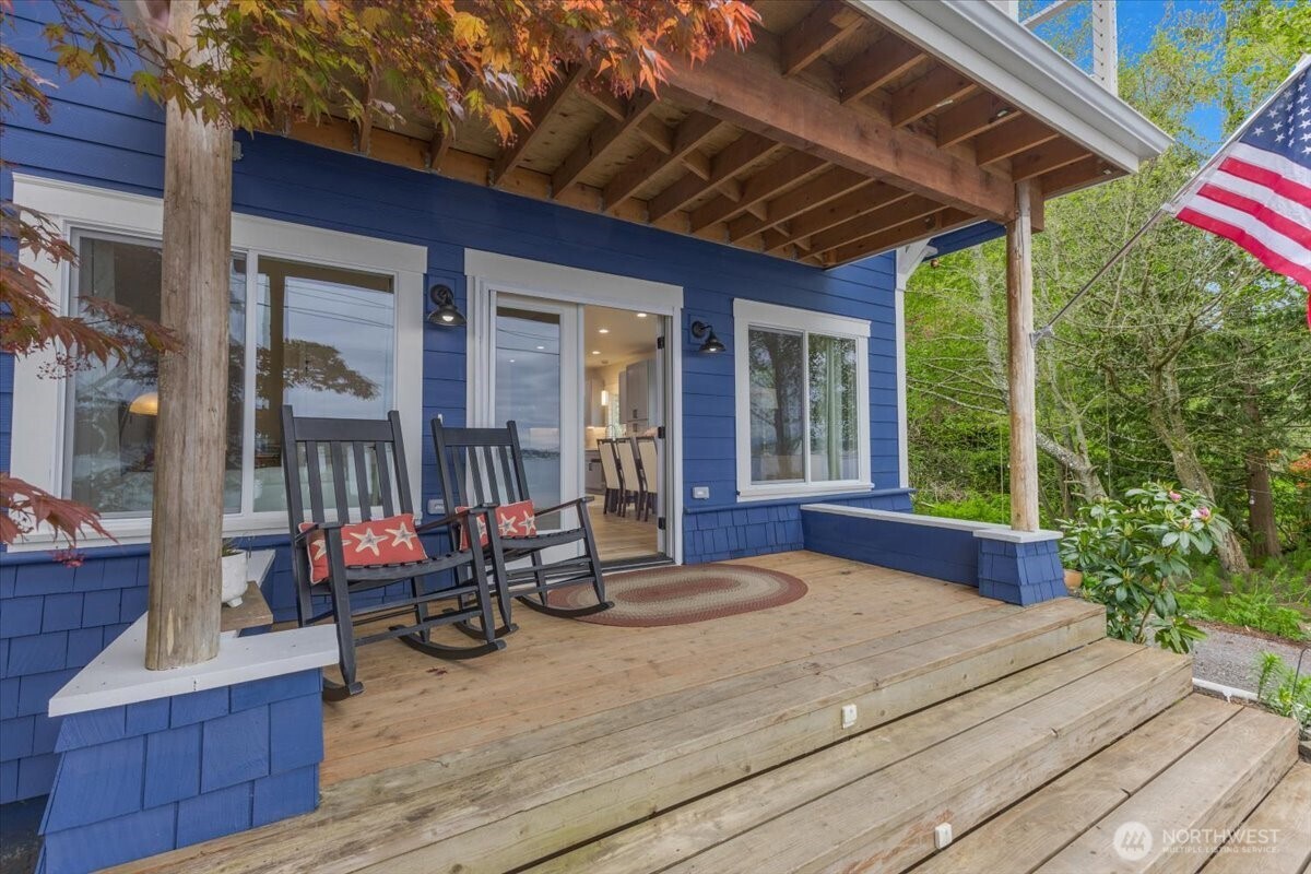 1273 Beach Drive E, Port Orchard, WA 98366
