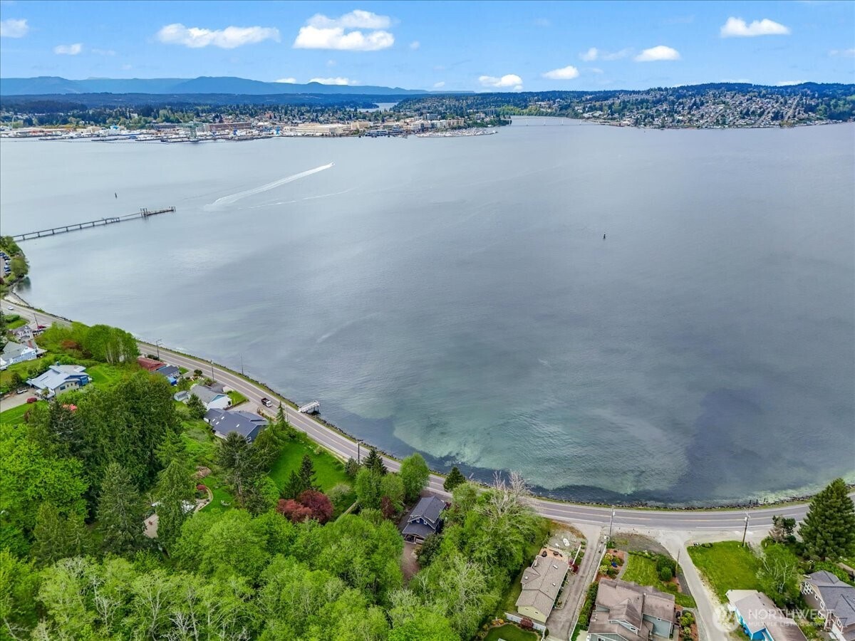 1273 Beach Drive E, Port Orchard, WA 98366