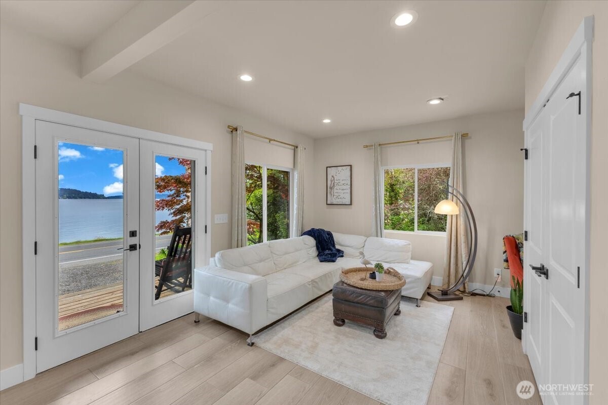 1273 Beach Drive E, Port Orchard, WA 98366