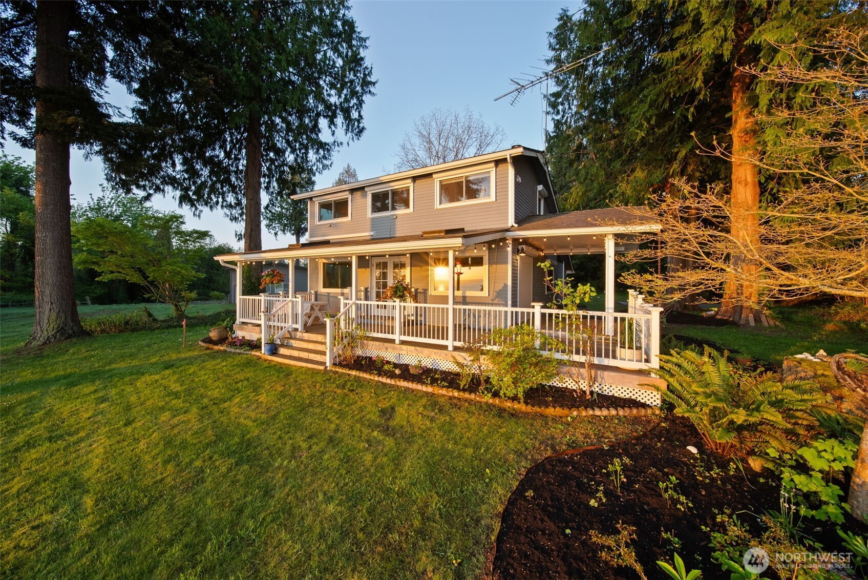 11212 NE Tiger Way , Kingston, WA 98346
