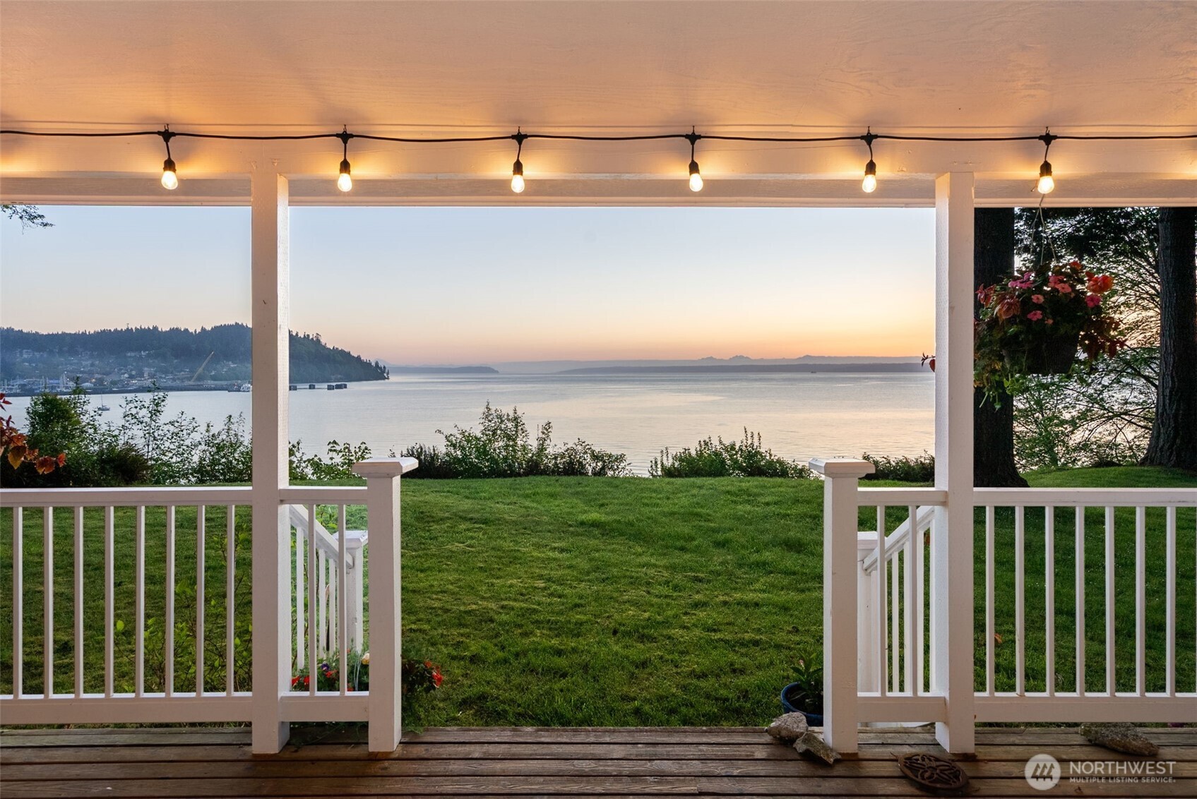 11212 NE Tiger Way , Kingston, WA 98346