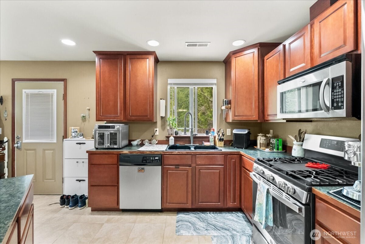 8178 Sandy Road NE, Bremerton, WA 98311