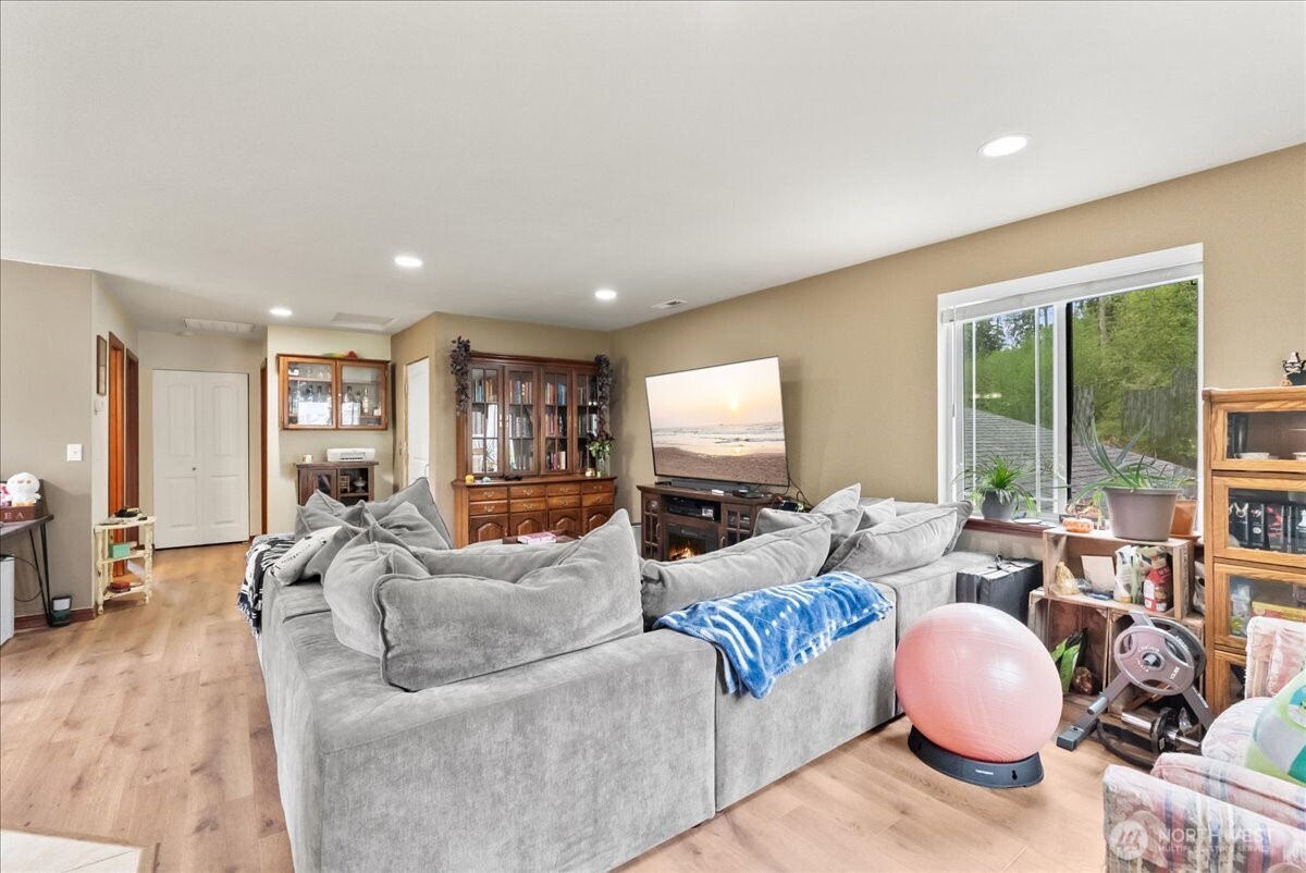 8178 Sandy Road NE, Bremerton, WA 98311