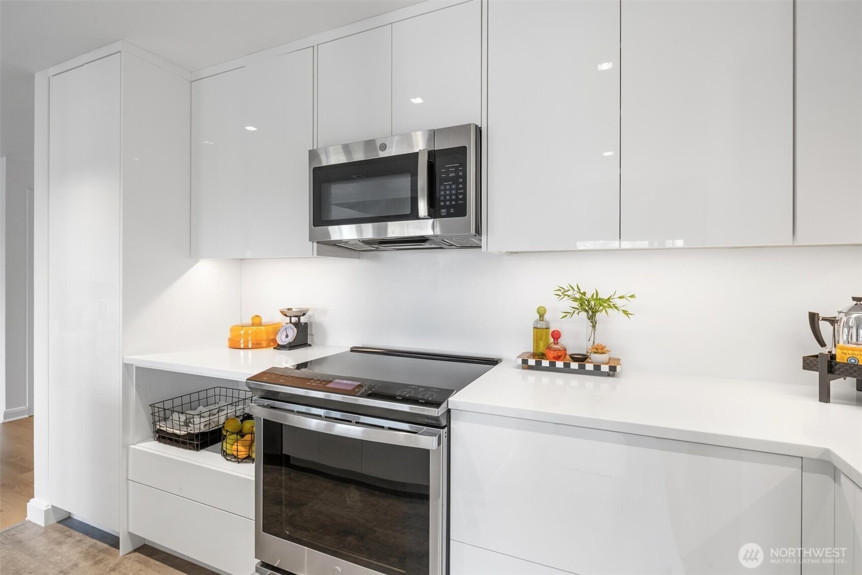 1401 5th Avenue W #402, Seattle, WA 98119