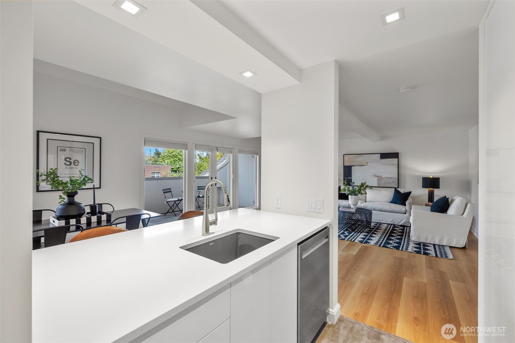 1401 5th Avenue W #402, Seattle, WA 98119