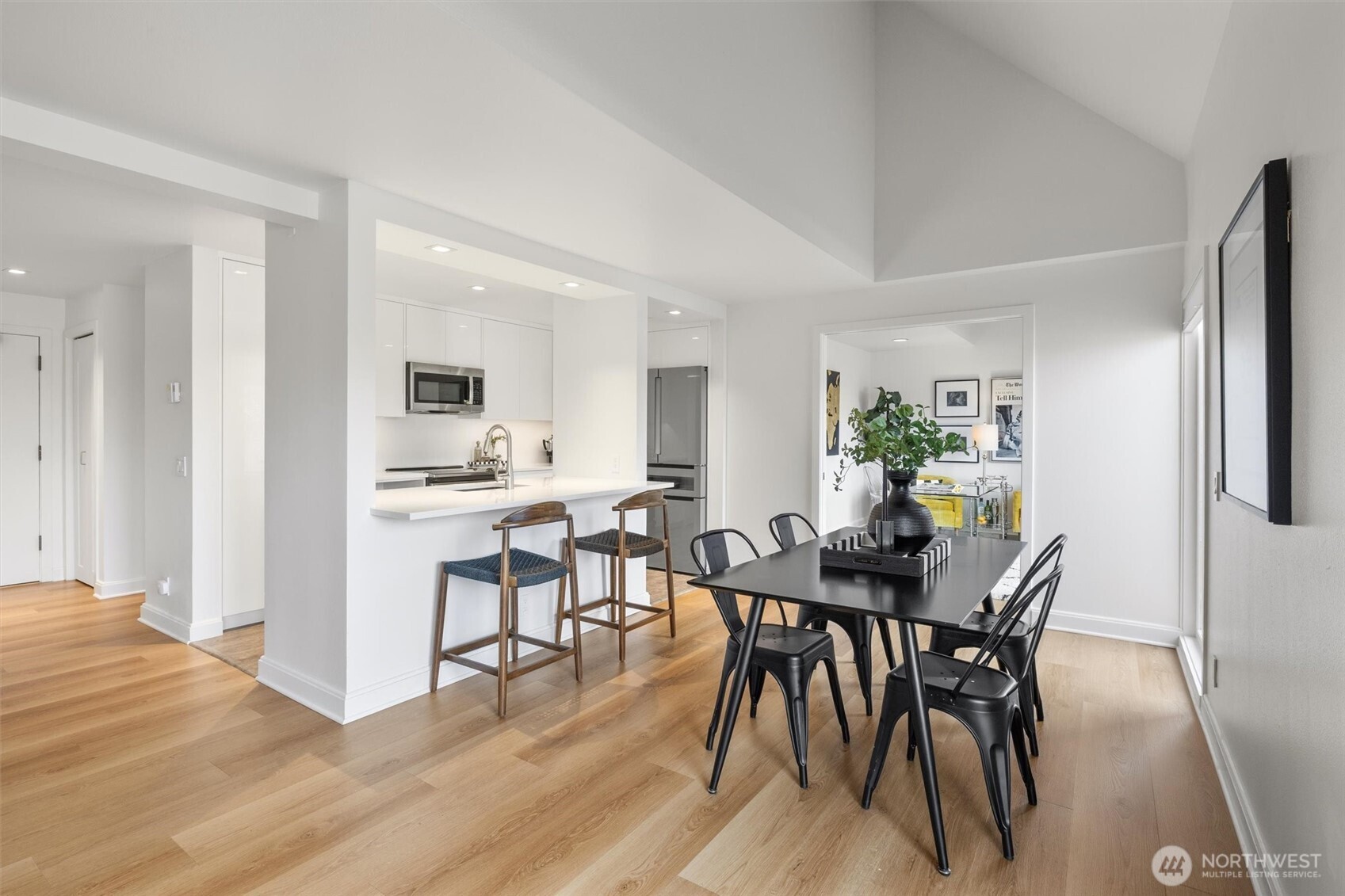 1401 5th Avenue W #402, Seattle, WA 98119