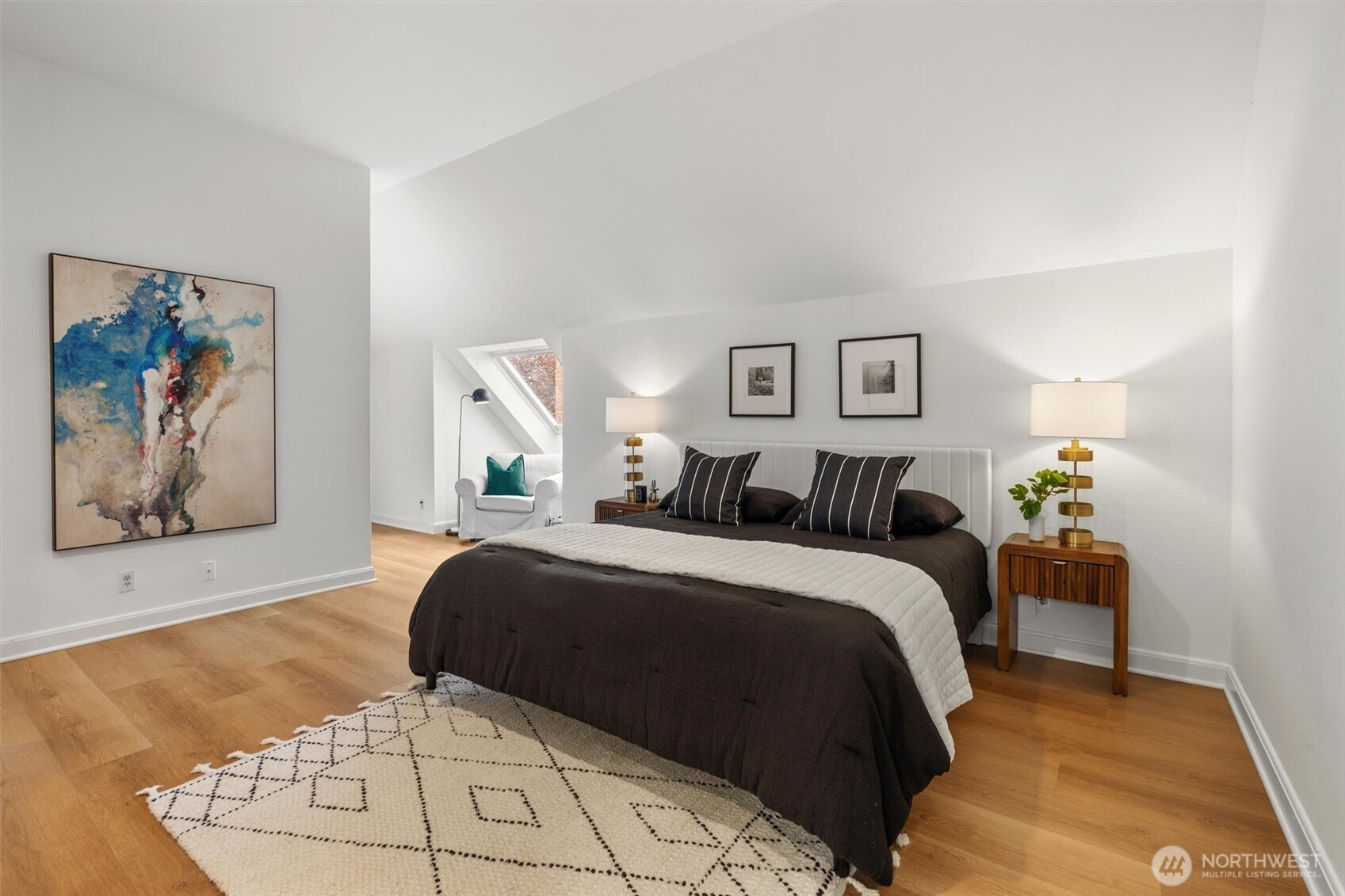 1401 5th Avenue W #402, Seattle, WA 98119