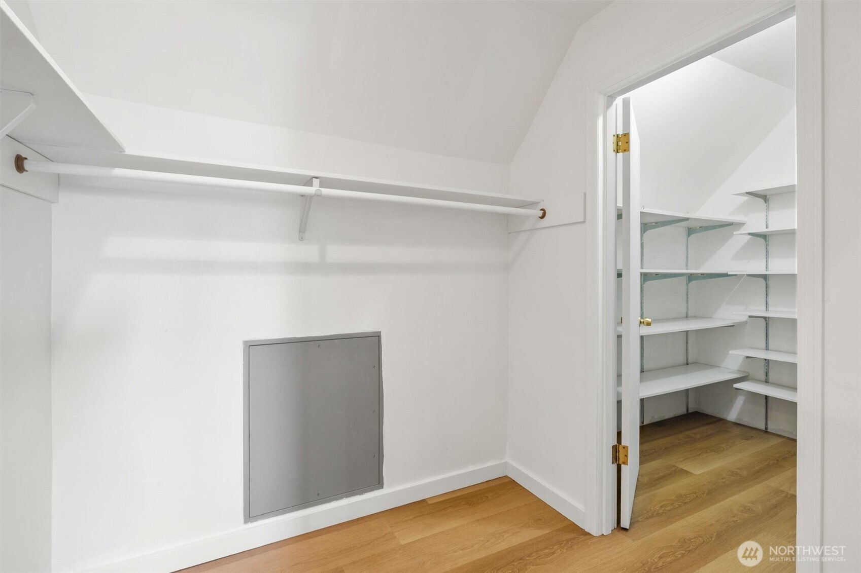 1401 5th Avenue W #402, Seattle, WA 98119