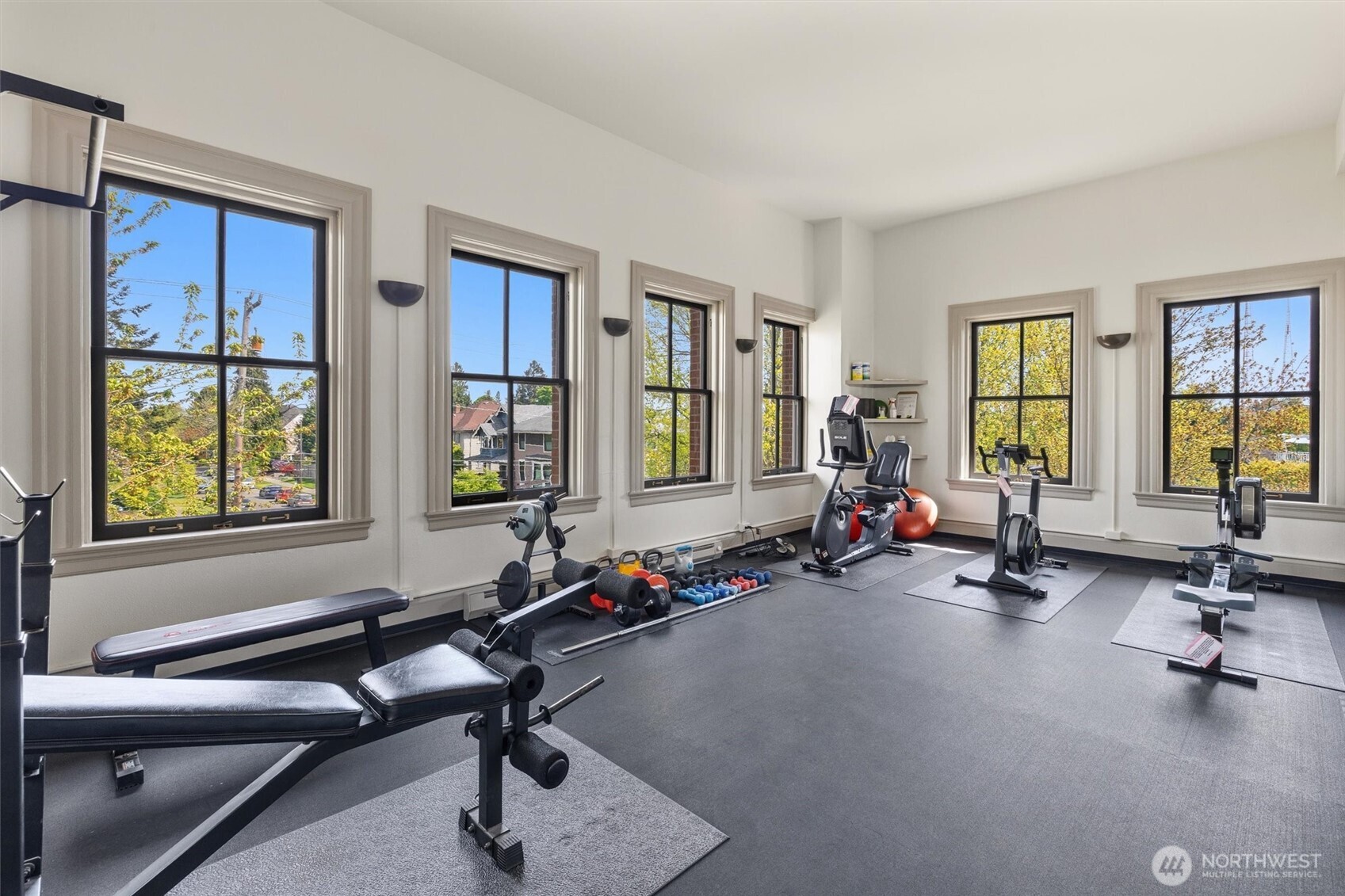 1401 5th Avenue W #402, Seattle, WA 98119